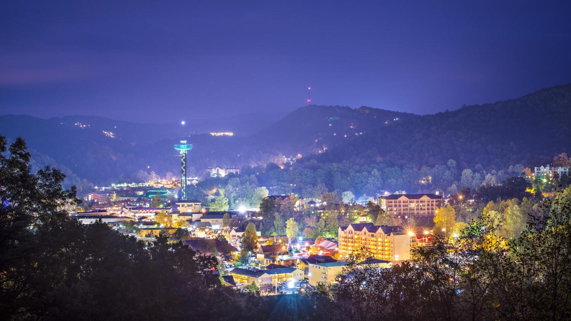 Serenity Heights, Amazing Views, Hot Tub Pool Access, 1089 Free Tickets Each Paid Day, Dollywood แกตลิงเบิร์ก ภายนอก รูปภาพ
