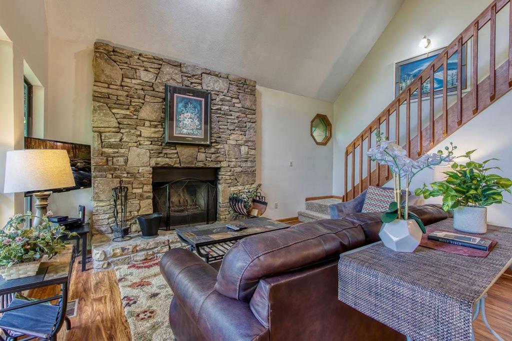 Serenity Heights, Amazing Views, Hot Tub Pool Access, 1089 Free Tickets Each Paid Day, Dollywood แกตลิงเบิร์ก ภายนอก รูปภาพ