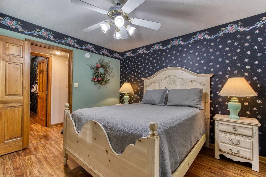 Serenity Heights, Amazing Views, Hot Tub Pool Access, 1089 Free Tickets Each Paid Day, Dollywood แกตลิงเบิร์ก ภายนอก รูปภาพ