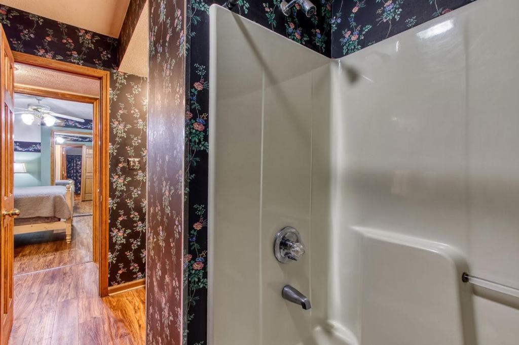 Serenity Heights, Amazing Views, Hot Tub Pool Access, 1089 Free Tickets Each Paid Day, Dollywood แกตลิงเบิร์ก ภายนอก รูปภาพ